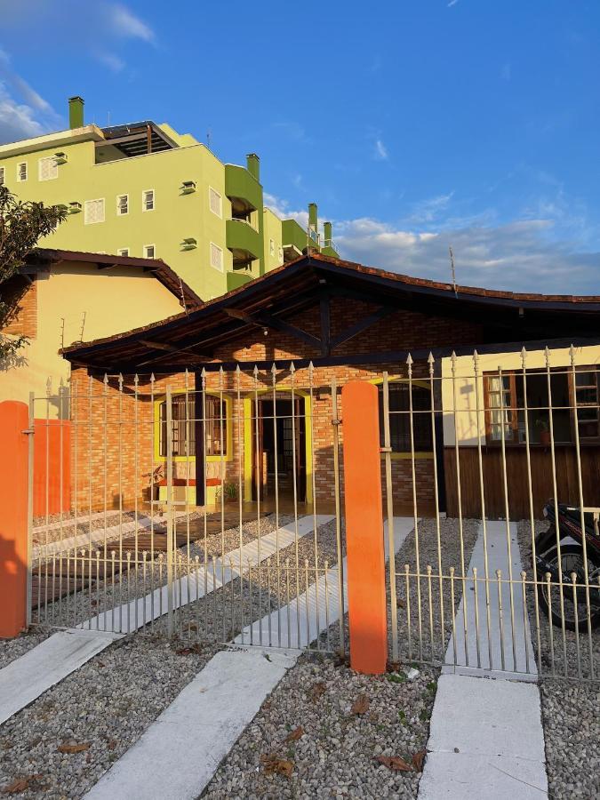Hostel Coraticum Ubatuba Buitenkant foto